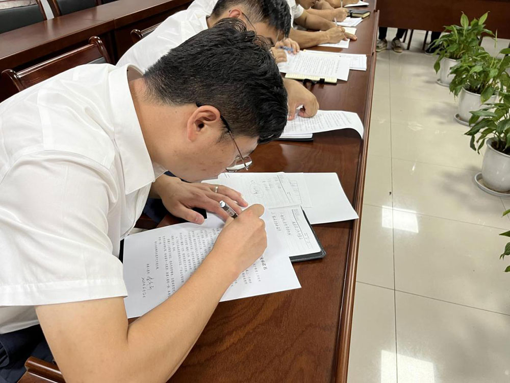 城建投公司召開全體員工大會暨安全生產(chǎn)、保密工作會議?